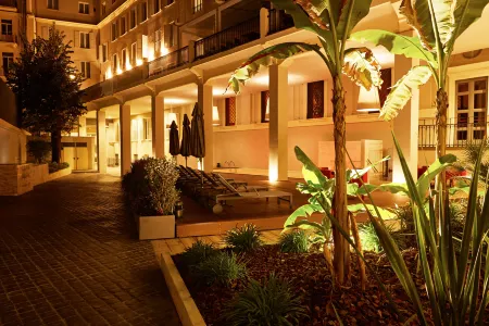 Hotel The Building