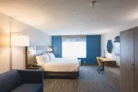 Holiday Inn Express & Suites MARQUETTE by IHG