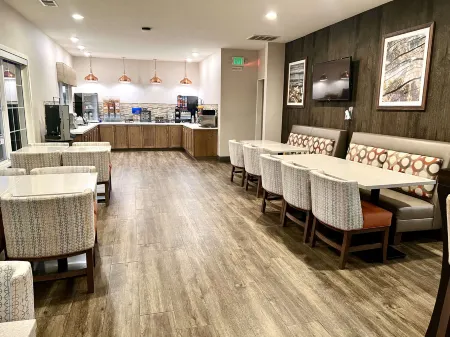 Best Western Country Inn Отели в г. Фортуна