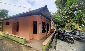 Spot on 93655 Home Stay Syariah Habibie