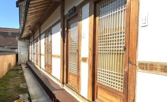 Jeonju Jiudang Hanok Stay