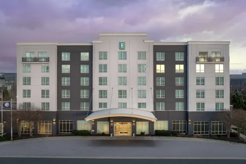 Embassy Suites by Hilton Dulles North Loudoun - Uima-altaat