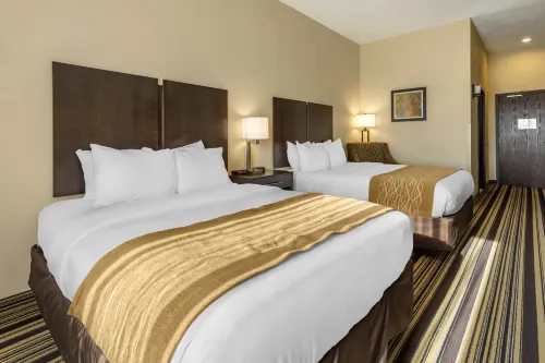 Comfort Inn & Suites Hotels in Triadelphia