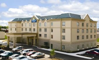 Days Inn & Suites by Wyndham Collingwood