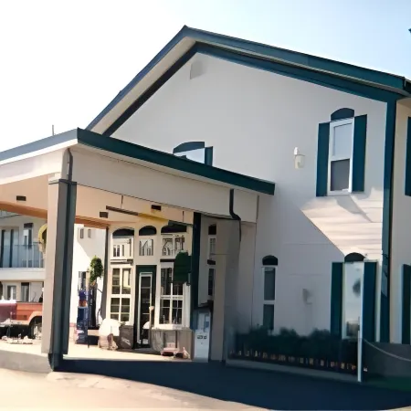Super 8 by Wyndham 100 Mile House