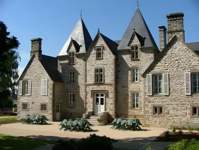 Château du Bourg Hotele w: Saint-Berthevin-la-Tanniere