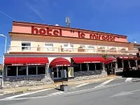 Logis Hôtel-Restaurant le Mirador Hôtels à proximité de l'Aéroport de Béziers Cap d'Agde