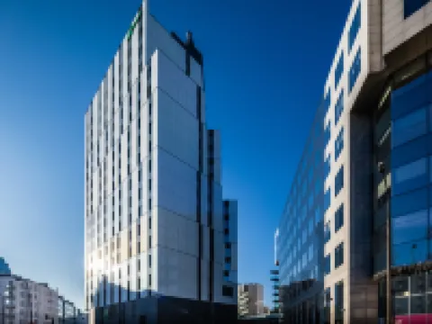 華沙市中心假日酒店 鄰近猶太人區英雄紀念碑的酒店