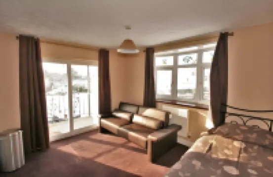 Central Studios 87 Tennyson Road