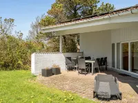 "Leoni" - 500m from the Sea