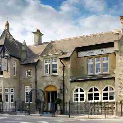 The Kings Arms Hotel Exterior