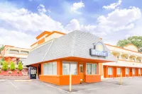 Wingate by Wyndham Charlotte Speedway/Concord Hotels near Charlotte Motor Speedway