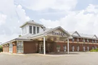 Travelodge by Wyndham Timmins Hotels near Compass Brewing