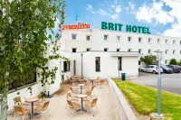 Brit Hotel Rennes Cesson - Parking