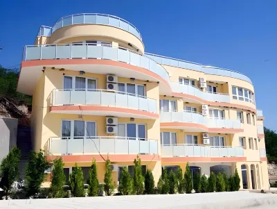 Albizia Beach Hotel Hotels near Retail Park Varna