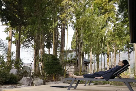 Satoyama Jujo the House Отели рядом со станцией JR Urasa station