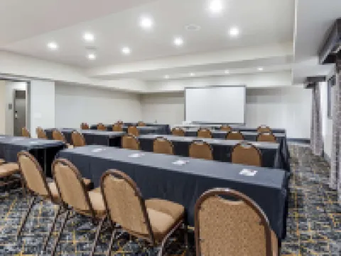 Best Western Plus Bourbonnais Hotel  Suites Hotels in Bradley