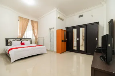RedDoorz Syariah near Universitas Putra Indonesia Padang Hotel dekat Kampus 3 Universitas Negeri Padang