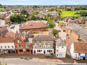 1 Bdr Modern Living in the Old Bank Hse