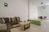 RedDoorz Near Lampung Walk 2 Hotels in Way Halim