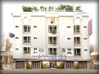 The Cottage Yes Please - New Delhi Hotels near डीटीसी ग्राउंड