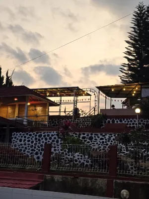 Villa 4000 m² dengan 1 kamar tidur dan 1 kamar mandi pribadi di Cibiru Hotel dekat Fakultas Syariah dan Hukum UIN SGD Bandung
