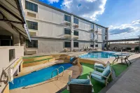 شور ستاي بلس هوتل باي بست ويسترن لوبوك ميديكال سنتر