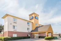 Days Inn & Suites by Wyndham Dallas Hotels in Dallas