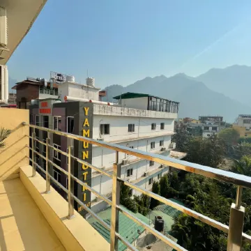 Wanna Stay Rishikesh