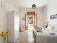 Villa Acqua Azzurra with Private Parking and Air Conditioning