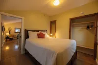Located in Downtown Whitehorse - Treehouse Hotel in zona MacBride Museum of Yukon History
