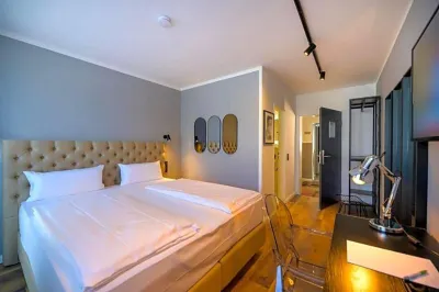 Nikii City Hotel Bayer Cross 주변 호텔
