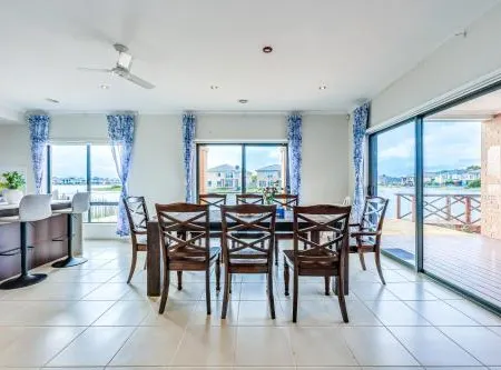 Stayau 5Br Idyllic Lakefront Escape Point Cook