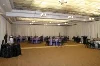 Holiday Inn MACON NORTH by IHG - Bathtub