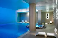Lingfield Park Marriott Hotel & Country Club - Pools