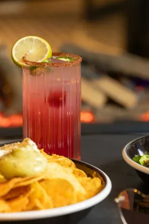 Moxy Cork Отели рядом с достопримечательностью «Чарльз Форт»