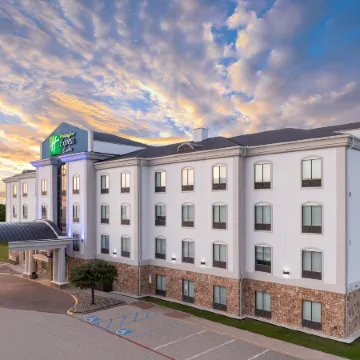 Holiday Inn Express & Suites DENTON NORTH by IHG