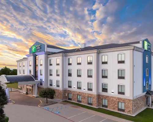 Holiday Inn Express & Suites DENTON NORTH by IHG Hotels in Denton