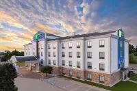 Holiday Inn Express & Suites Denton North