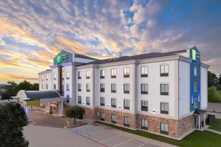 Holiday Inn Express & Suites DENTON NORTH by IHG