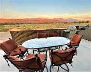 Luxury 4 bedroom twin home, beautiful views. Private hot tub. Covered patio.