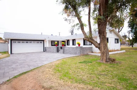 Fairy God Mother's House with Pool near Arcadia and Old Town Scottsdale Отели рядом с достопримечательностью «Гора Кеймелбек»