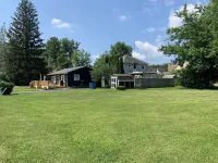 Charming Lakehouse with huge yard - downtown Culver!