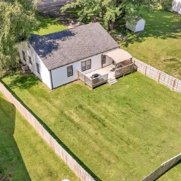 Cozy cottage on Creeper Trail -Fenced in backyard for dogs. Near Restaurants
