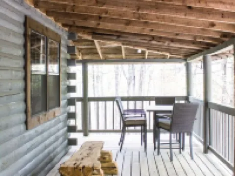 Gorgeous 5 Bedroom Log Home Less Than 5 Minutes From Chaumette And Charleville. Hotels in Ste. Genevieve County