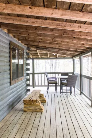 Gorgeous 5 Bedroom Log Home Less Than 5 Minutes From Chaumette And Charleville.