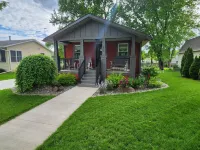 Charming 1-bedroom house in brilliant Thorp with WiFi, AC Hotels in Clark County