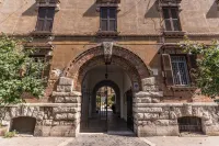 DELUXE Suite, stunning view of the Tiber River. Top floor with elevator Hotels in Rione XX Testaccio