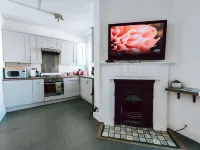 Charming Two Bedroom Apartment in Strawberry Hill Hotel a Twickenham