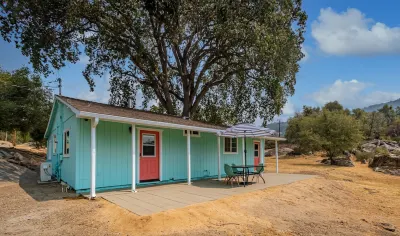 Sweet Yosemite Cottage Near the Park Entrance and Bass Lake Simple to Superb Local Boutique附近的飯店